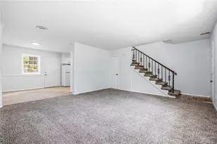 2326 Barrington Cir, Fayetteville, NC 28303 - Photo 9