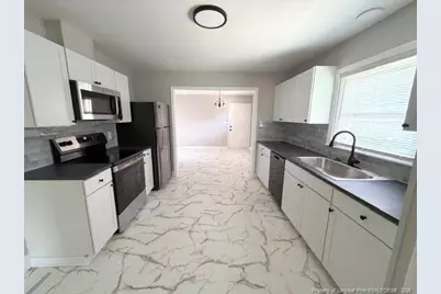 909 Sandalwood Drive, Fayetteville, NC 28304 - Photo 9