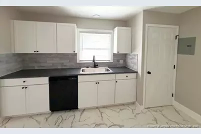 909 Sandalwood Drive, Fayetteville, NC 28304 - Photo 11
