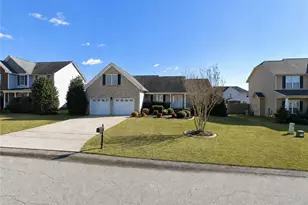 41 Botanical Ct, Bunnlevel, NC 28323 - Photo 1