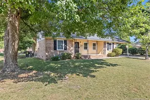 1208 Wentworth Pl, Fayetteville, NC 28304 - Photo 3