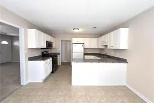 1478 Oldstead Dr, Fayetteville, NC 28306 - Photo 11