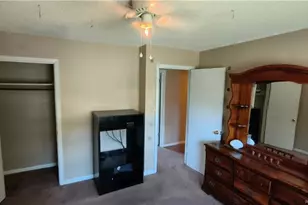 311 Glen Canyon Dr, Fayetteville, NC 28303 - Photo 9