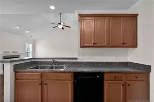 1421 Avoncroft Dr, Fayetteville, NC 28306 - Photo 13