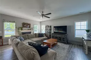 128 Nairn St, Fayetteville, NC 28311 - Photo 9