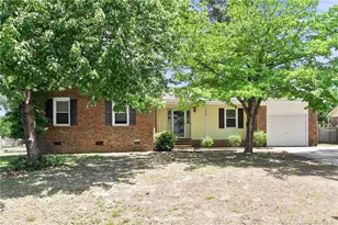 2109 Hollyridge Pl, Fayetteville, NC 28304 - Photo 3