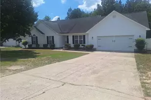 3681 Pioneer Dr, Hope Mills, NC 28348 - Photo 1