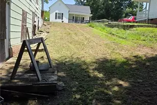 104 N 17th St, Erwin, NC 28339 - Photo 23
