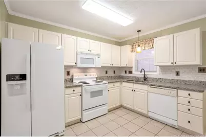 425 Cityview Lane, Fayetteville, NC 28301 - Photo 9
