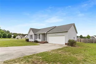 15 Peach Blossom Cir, Sanford, NC 27332 - Photo 3