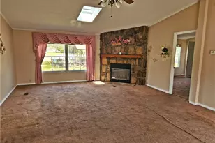 608 Old Whiteville Rd, Lumberton, NC 28358 - Photo 5