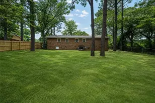 1404 Hibiscus Rd, Fayetteville, NC 28311 - Photo 3
