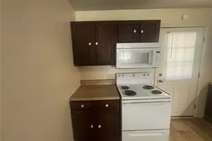 2303 Oak St, Lumberton, NC 28358 - Photo 3