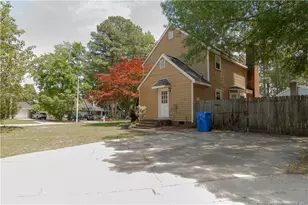219 Viking Rd, Fayetteville, NC 28303 - Photo 17