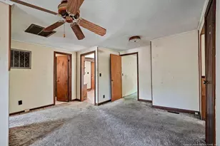 708 Bullard St, Roseboro, NC 28382 - Photo 17