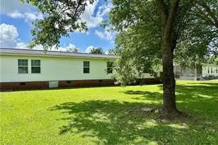 142 Phillips Dr, Lumberton, NC 28358 - Photo 5