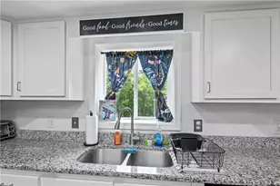 400 Anne St, Bladenboro, NC 28320 - Photo 21