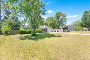 102 Bruce Ln, Spring Lake, NC 28390 - Photo 3