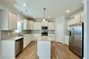 5137 Thruway Rd, Hope Mills, NC 28348 - Photo 9