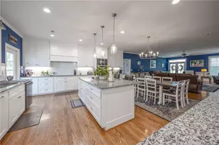 111 N Church St, Newton Grove, NC 28366 - Photo 7