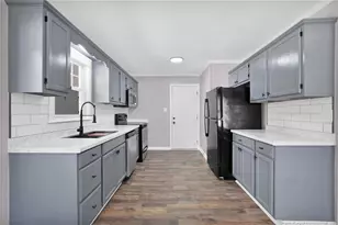 3220 Periwinkle Dr, Fayetteville, NC 28306 - Photo 7