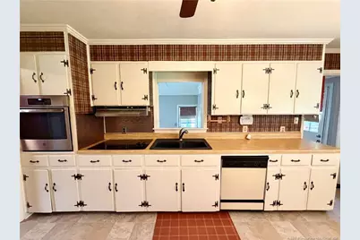 105 Fuller Avenue, Lumberton, NC 28358 - Photo 9