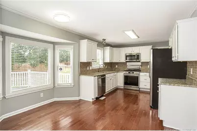2119 Hollyridge Place, Fayetteville, NC 28304 - Photo 9