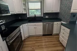 514 N Ballance St, Saint Pauls, NC 28384 - Photo 5