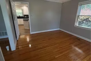 514 N Ballance St, Saint Pauls, NC 28384 - Photo 9