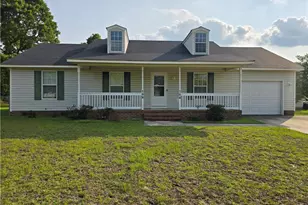 108 Laura Ln, Raeford, NC 28376 - Photo 3