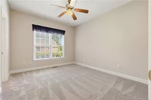 1102 Laurel Oak Ln, Lumberton, NC 28358 - Photo 5