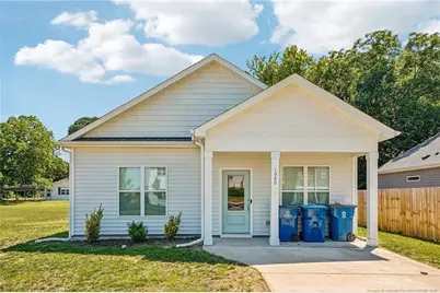 1020 E Harnett Street, Dunn, NC 28334 - Photo 1