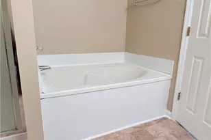 390 Bubble Creek Ct, Fayetteville, NC 28311 - Photo 17