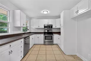 3721 Berger Dr, Fayetteville, NC 28304 - Photo 3