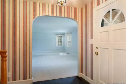 209 W Prospect Avenue, Raeford, NC 28376 - Photo 5