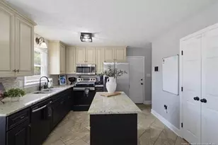 1963 Fairforest Dr, Fayetteville, NC 28304 - Photo 11