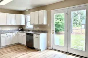3323 Donnett Ct, Spring Lake, NC 28390 - Photo 9