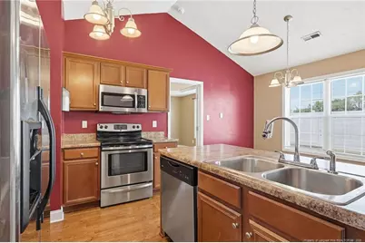 514 Old Warden Way, Hope Mills, NC 28348 - Photo 5
