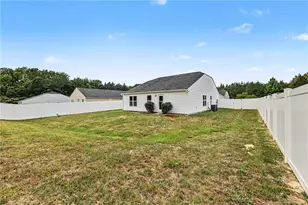 103 Sampson Ct, Selma, NC 27576 - Photo 5