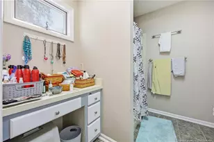 573 Broadmoor Ct, Sanford, NC 27332 - Photo 21
