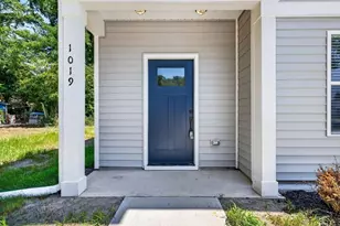 1019 E Harnett St, Dunn, NC 28334 - Photo 3