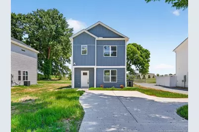 1021 E Harnett Street, Dunn, NC 28334 - Photo 1