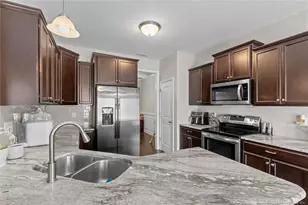 1632 Dulles Rd, Hope Mills, NC 28348 - Photo 9