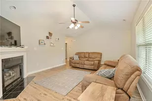 2048 Ivey Commons Rd, Fayetteville, NC 28306 - Photo 9