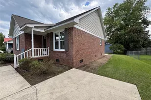 1406 E 11th St, Lumberton, NC 28358 - Photo 13