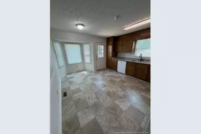 1406 E 11th Street, Lumberton, NC 28358 - Photo 3