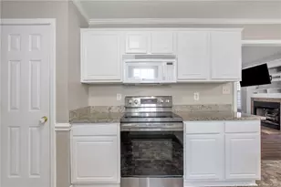 3696 Pioneer Dr, Hope Mills, NC 28348 - Photo 15