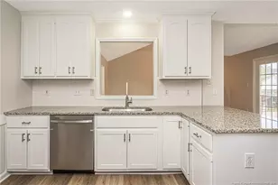 5039 Woodspring Dr, Hope Mills, NC 28348 - Photo 15