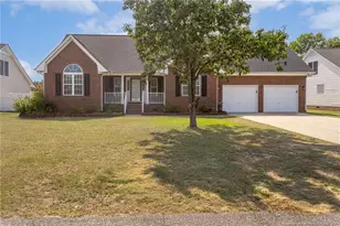 5039 Woodspring Dr, Hope Mills, NC 28348 - Photo 1