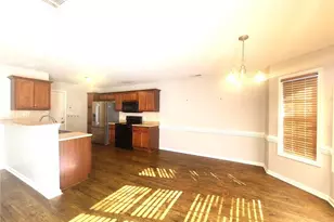 5215 Woodpecker Dr, Hope Mills, NC 28348 - Photo 9